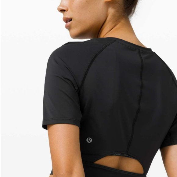 Looking for Lululemon Fine Force Short Sleeve Size 6 - Picture 4 of 4